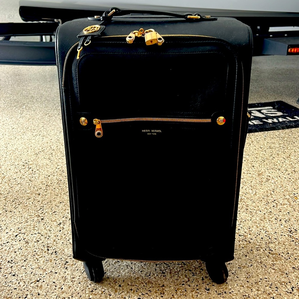 RARE Henri Bendel West 57th Navy Wheelie Rollaway Carry On Suitcase Luggage